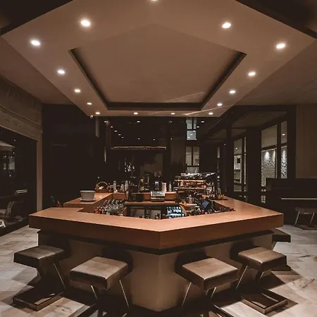 Apollo Hotel
